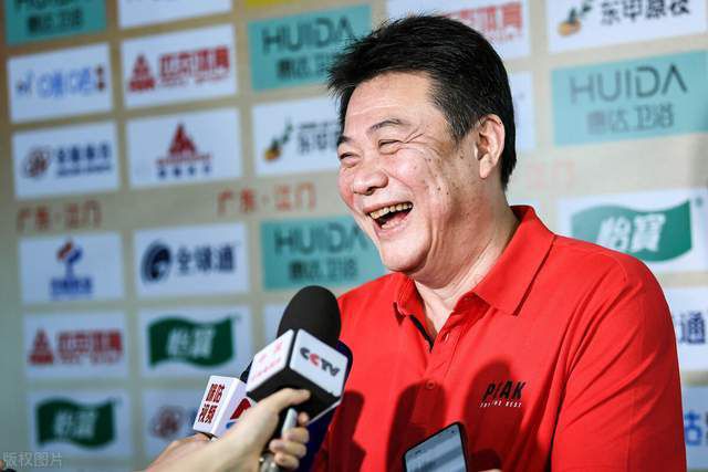 陈肇钟虽然是被美国强制遣返，但他并不是犯人，所以遣返回来，也没有任何美国方面警察或者移民局的工作人员陪同。